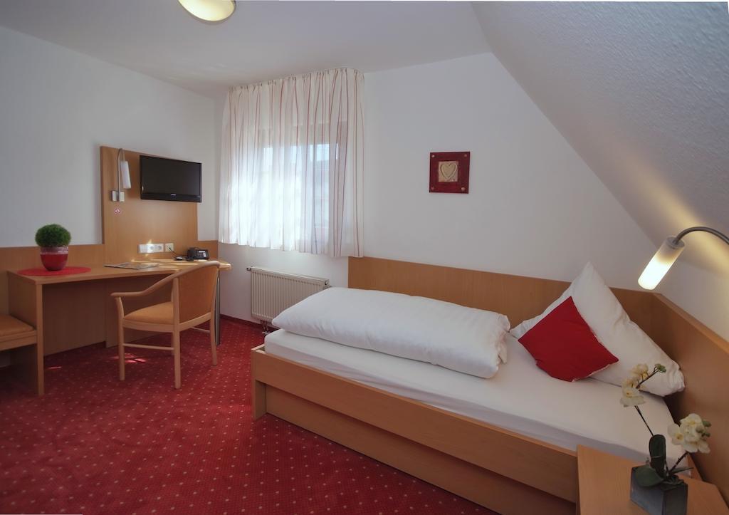 ונדלינגן אם נקאר Loewen Hotel & Restaurant חדר תמונה